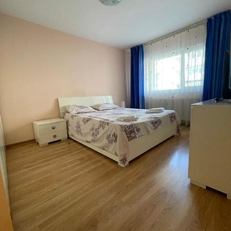 Appartement Cerna Apartament à Braşov Extérieur photo